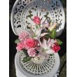 和歌山県和歌山市フラワーパーク　ヨシモトの花　ピンクとユリのアレンジメント