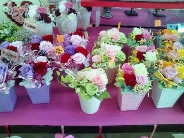 プリザーブドフラワー入りました 花屋ブログ 和歌山県和歌山市の花屋 フラワーパーク ヨシモトにフラワーギフトはお任せください 当店は 安心と信頼の花キューピット加盟店です 花キューピットタウン